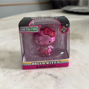 BRAND NEW HELLO KITTY MINI FIGURE